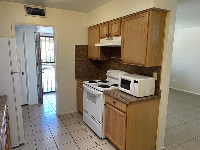 Building Photo - 11044 W Sun City Blvd
