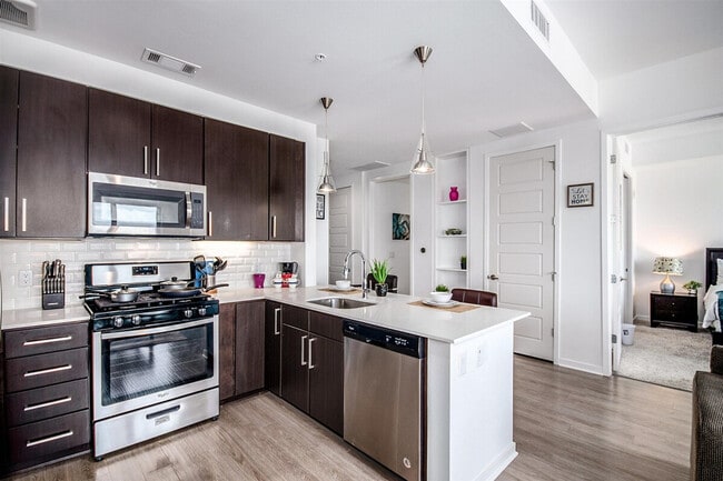 Foto del edificio - 2002 Holcombe Blvd