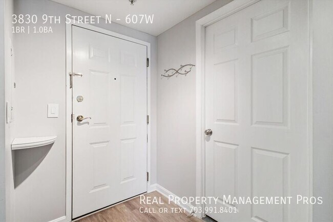 Foto del edificio - 3830 9th St N
