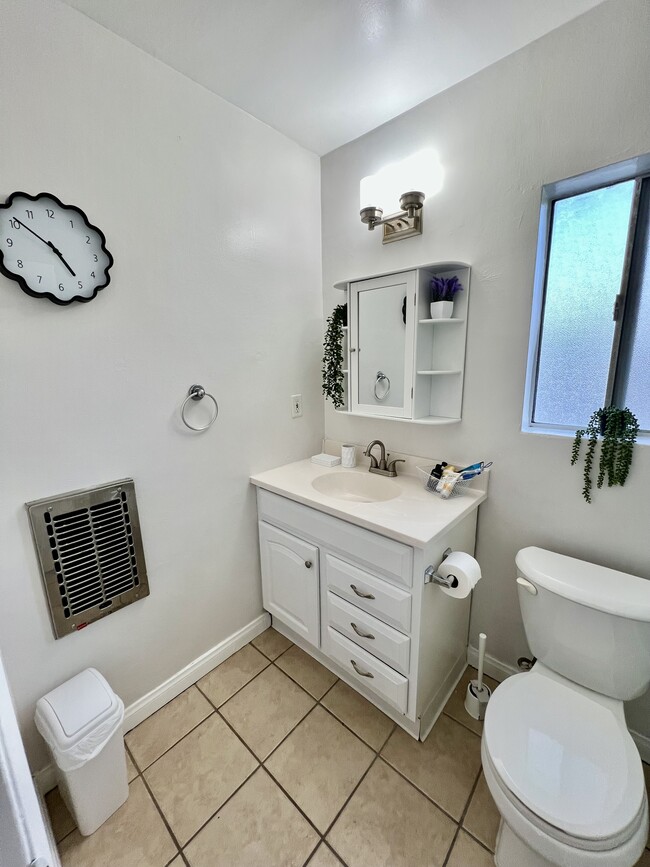 Building Photo - Samoa Apts