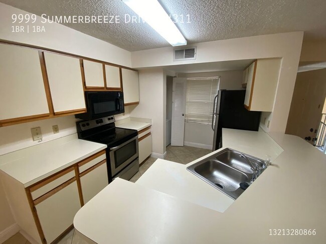 Foto del edificio - Beautiful 1/1 in Summerbreeze Condominums