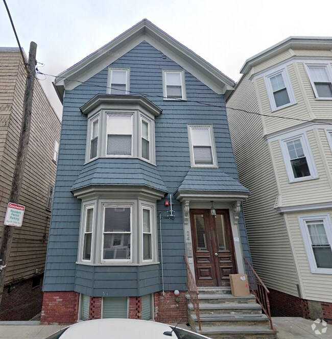 Building Photo - 24 Washburn St