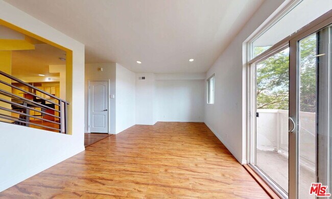 Foto del edificio - 11622 Oxnard St