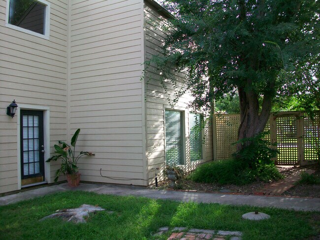 Front Door inside Courtyard - 1623 W Adoue St