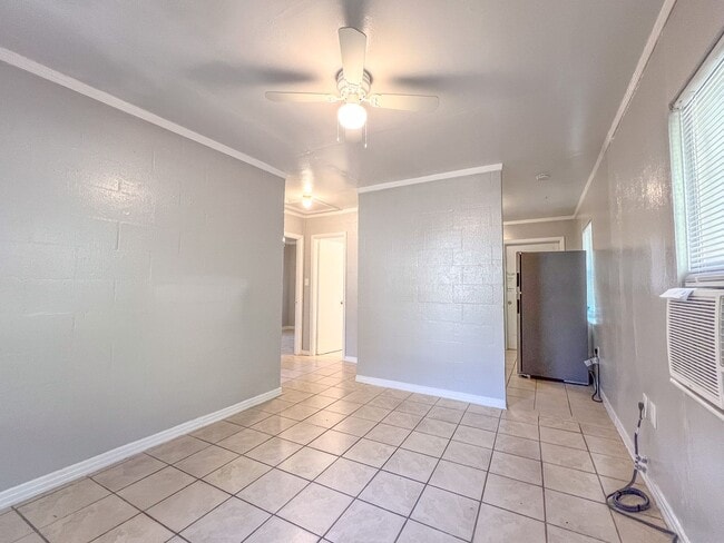 Building Photo - Nylic 14