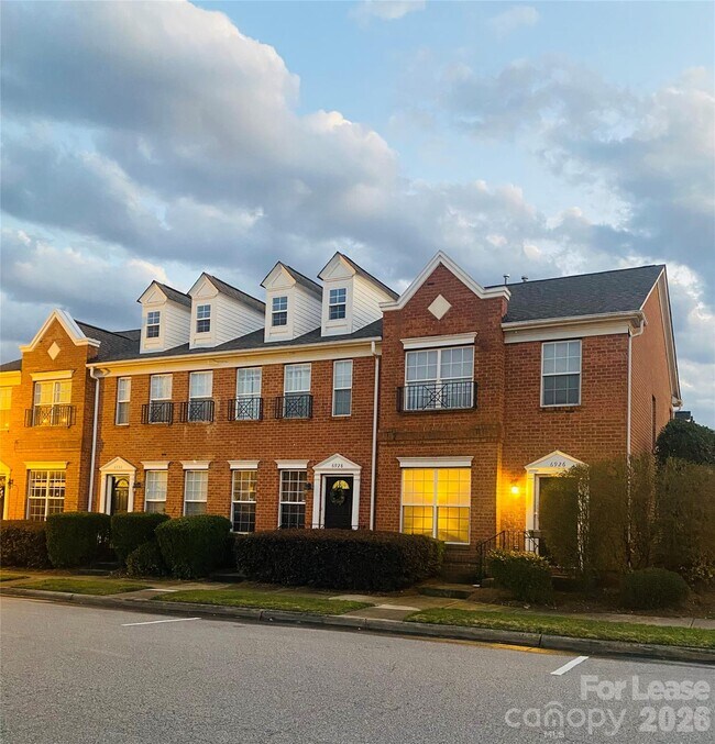 Foto del edificio - 6928 Creft Cir