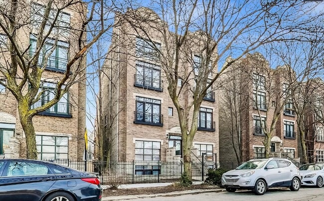 Photo - 1343 N Mohawk St Apartments