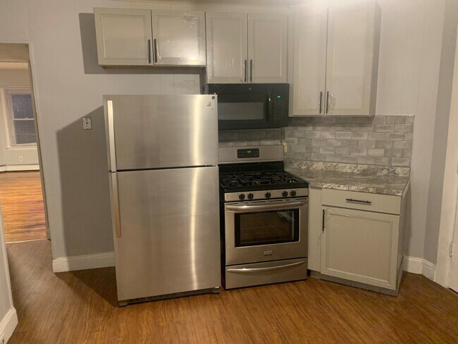 Kitchen - 28 Whipple Ave