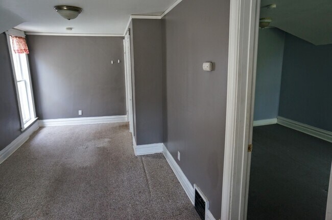 Foto del edificio - 1206 E 3rd St