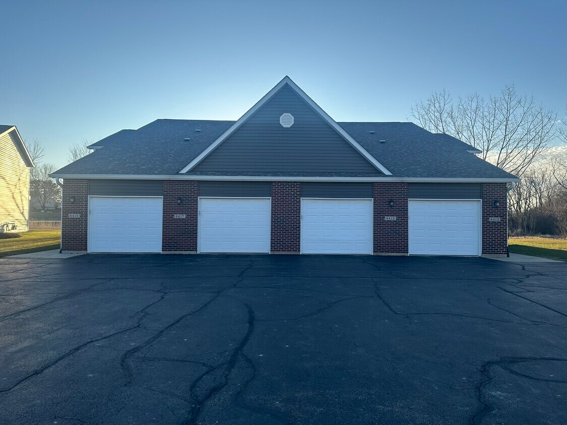 Foto principal - 6413 Oak Crest Ln