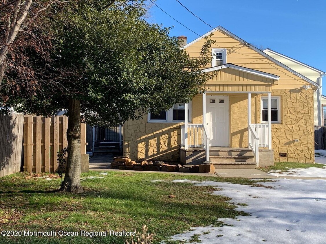 Primary Photo - 72 Kennedy Ave