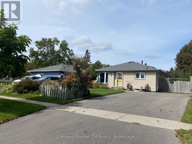 Building Photo - 691 Wesley Dr