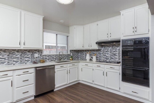 Kitchen - 3121 Alhambra Ave