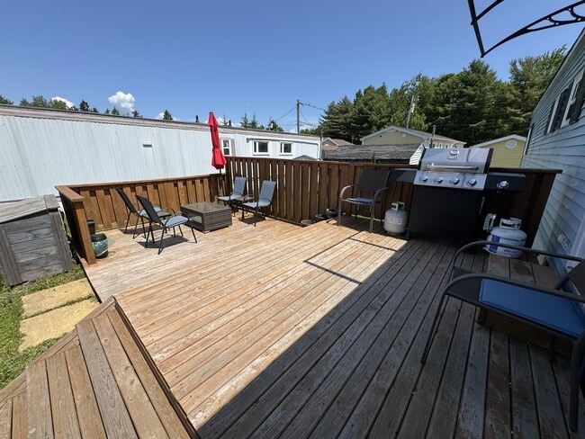 Building Photo - 33 Midway Dr