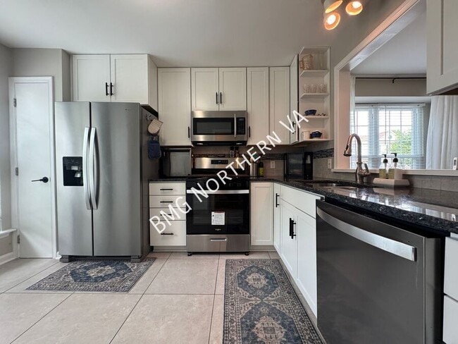 Building Photo - 301 Bridle Crest Square NE