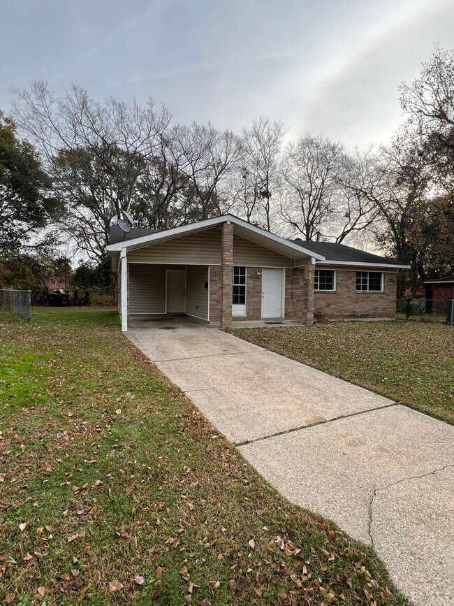 Building Photo - 5609 Fallowmont St