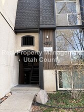 Building Photo - 438 N Center St