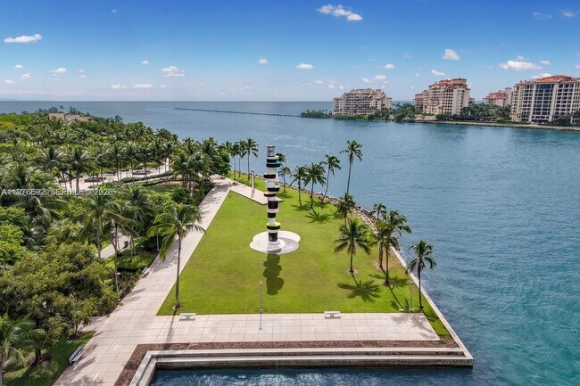 Foto del edificio - 300 South Pointe Dr