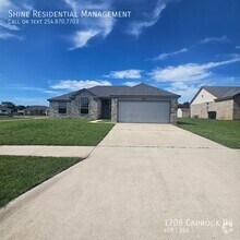 Building Photo - 1706 Caprock Dr
