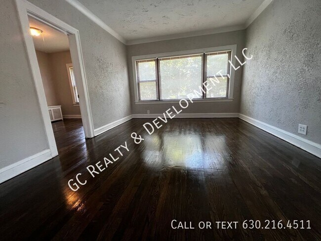 Foto del edificio - ***UPDATED 5 BDRM - 2 FULL BTH / DETACHED ...