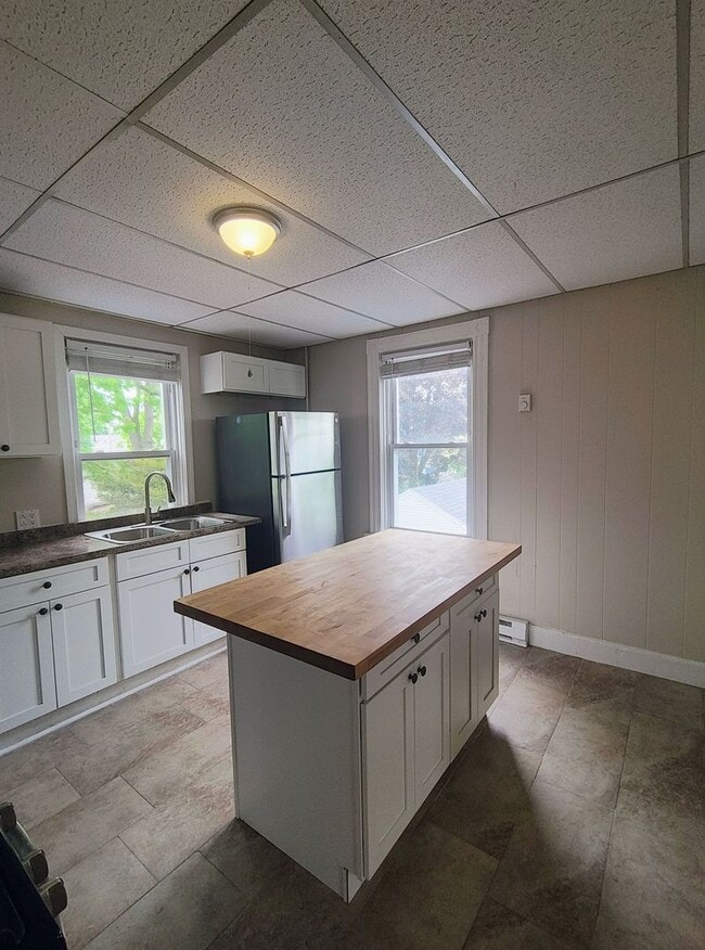 Foto del edificio - ****Cranston/Auburn Neighborhood - Two Bed...