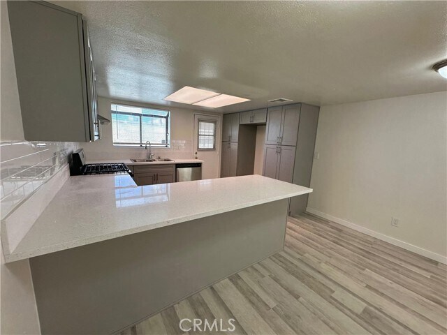 Foto del edificio - 44155 10th St W