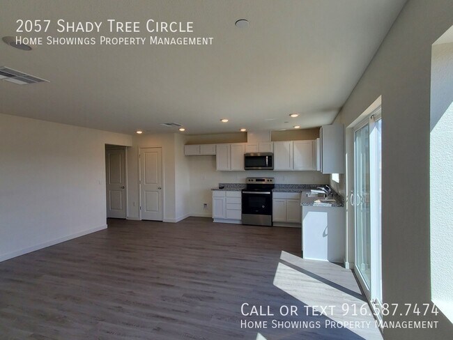 Foto del edificio - 2057 Shady Tree Cir