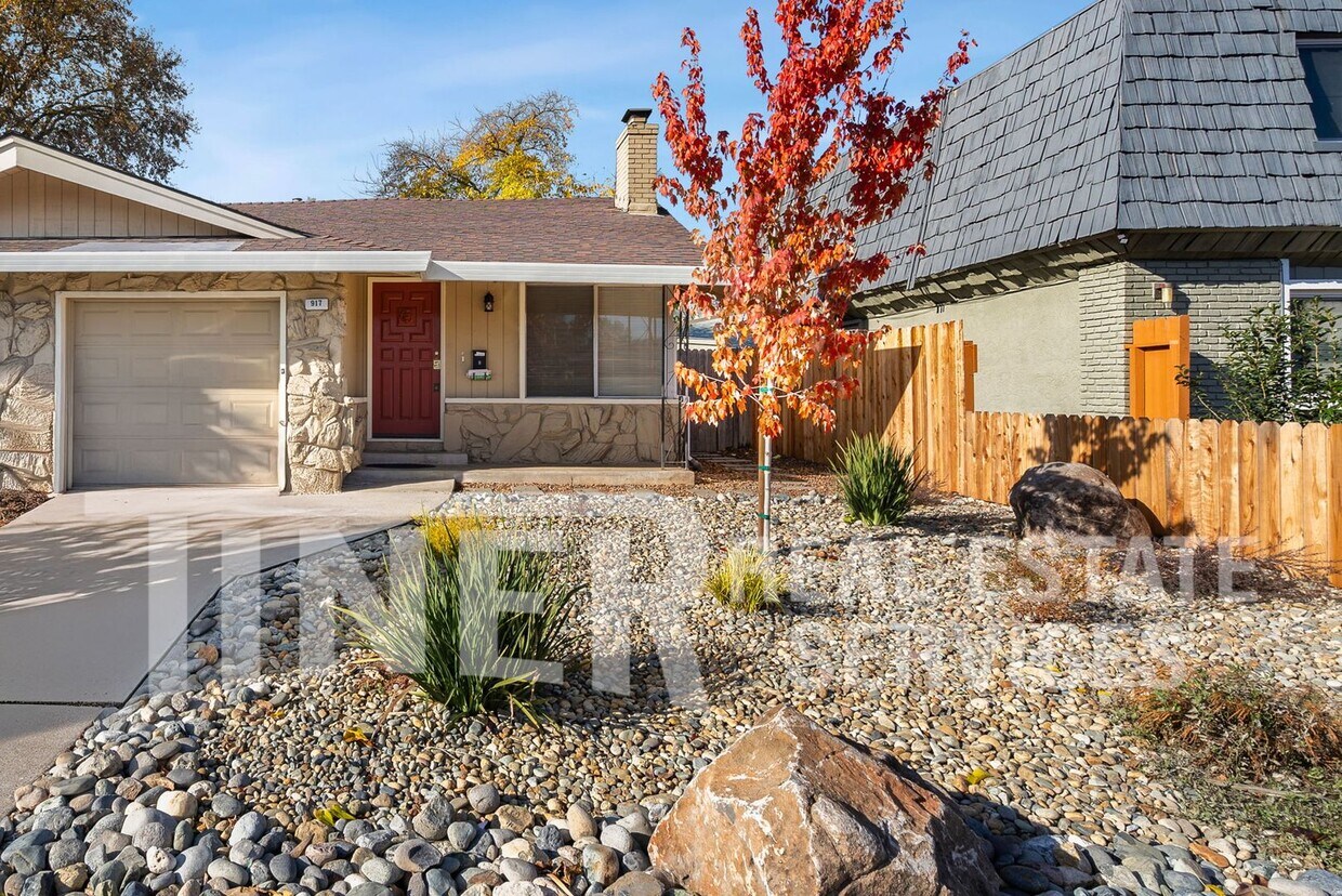 Foto principal - Spacious 2 Bedroom Duplex