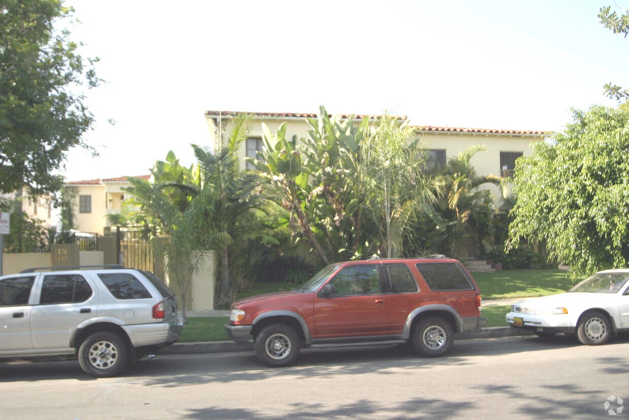 Foto principal - 1107-1115 1/2 S Ogden Dr