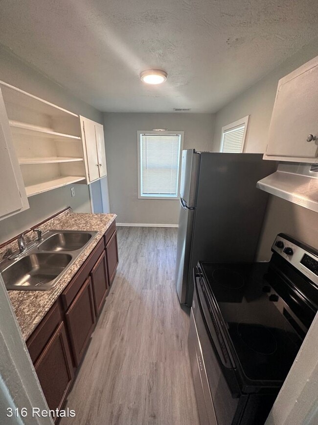 Building Photo - 3 br, 1 bath House - 4925 S Cedardale Ave
