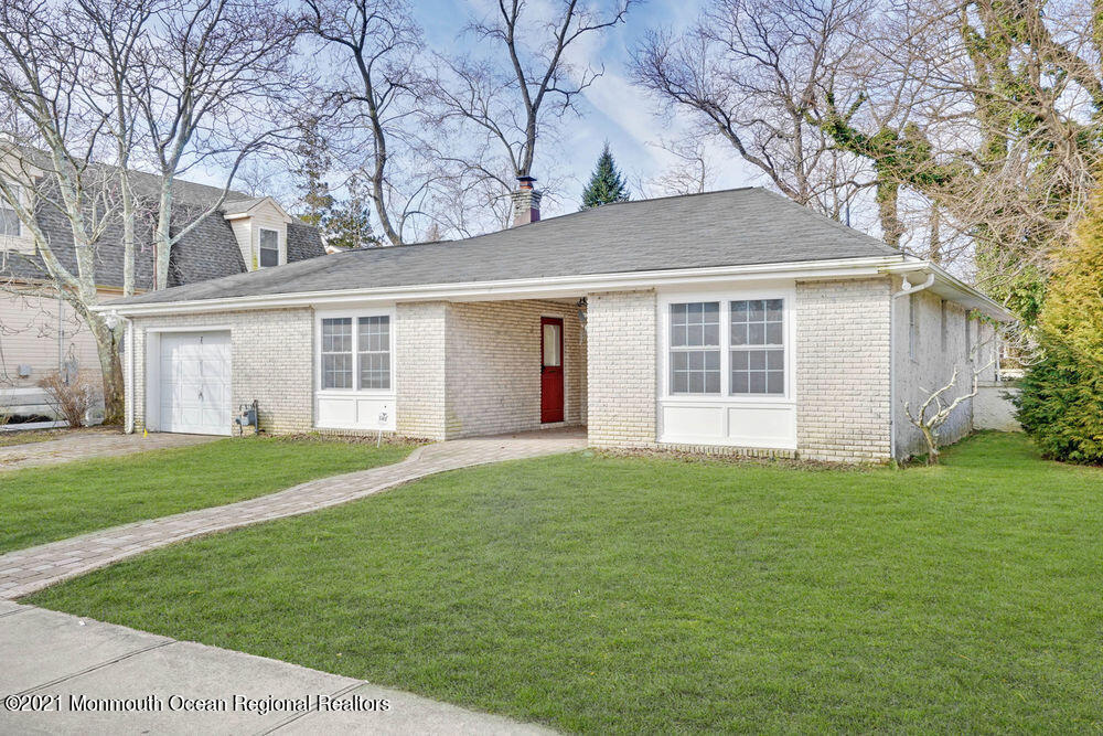 Primary Photo - 251 Drummond Ave