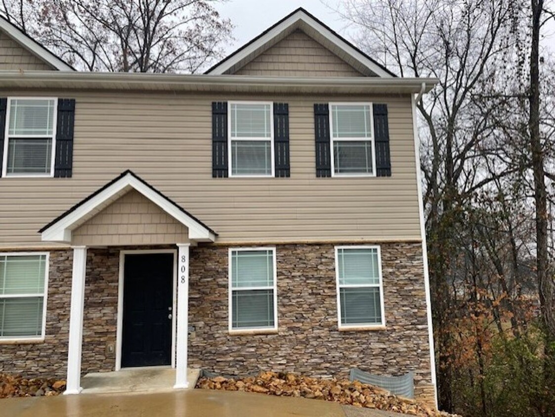 Foto principal - WEST KNOX CEDAR BLUFF AREA 2 BEDROOM 2.5 B...