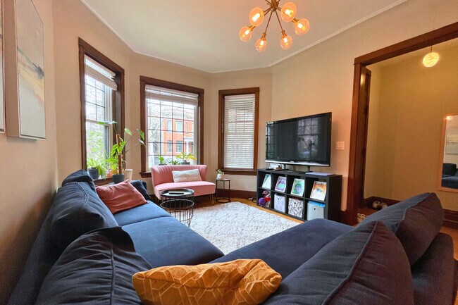 Foto del edificio - 3727 N Lakewood Ave
