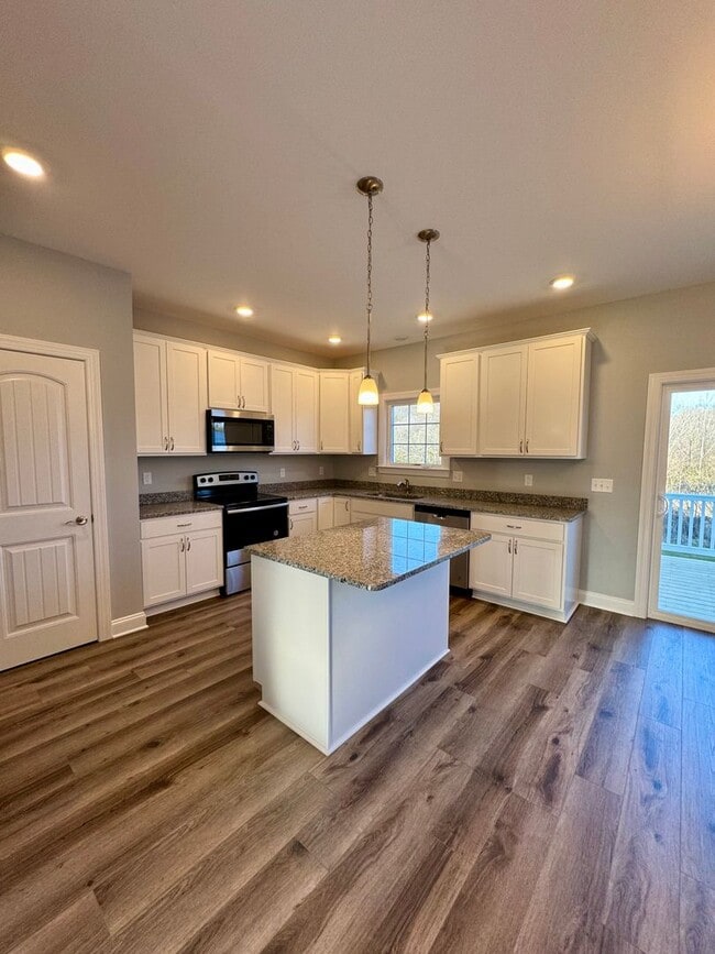 Foto del edificio - *LIKE NEW!* 3BR/2.5BA Townhouse in Crescen...