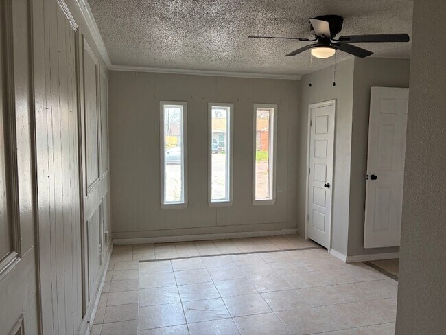 Foto del edificio - 5530 Lakefield Dr