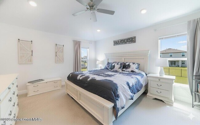 Building Photo - 814 Moment St