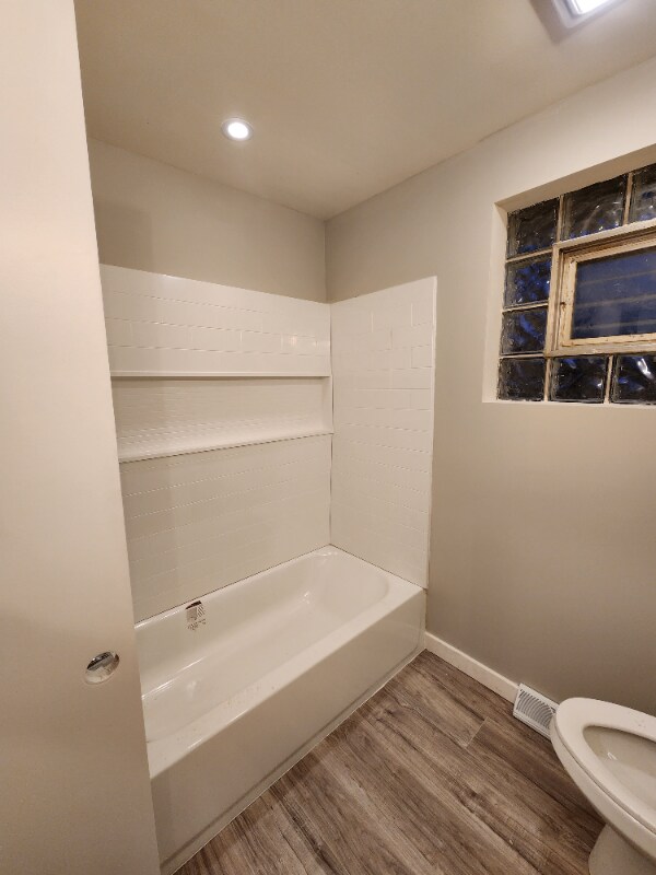 Building Photo - 1127 Hillview Dr
