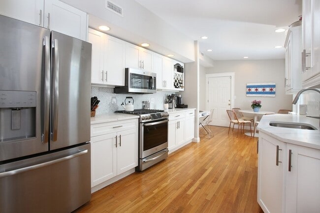 Building Photo - 79 School St