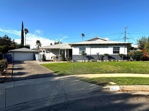 Building Photo - 3341 Lynoak Dr