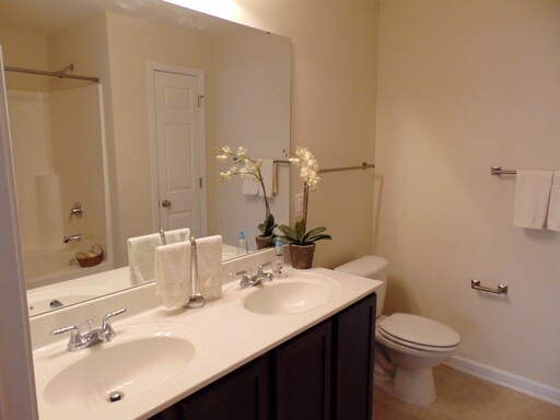 Building Photo - 2729 Kirkwood Dr