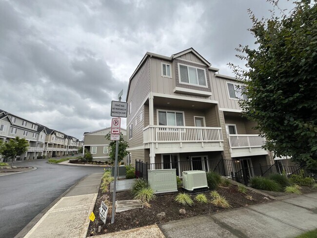 Building Photo - Newly Built 3Bed, 2.5Bath Townhome in Beth...