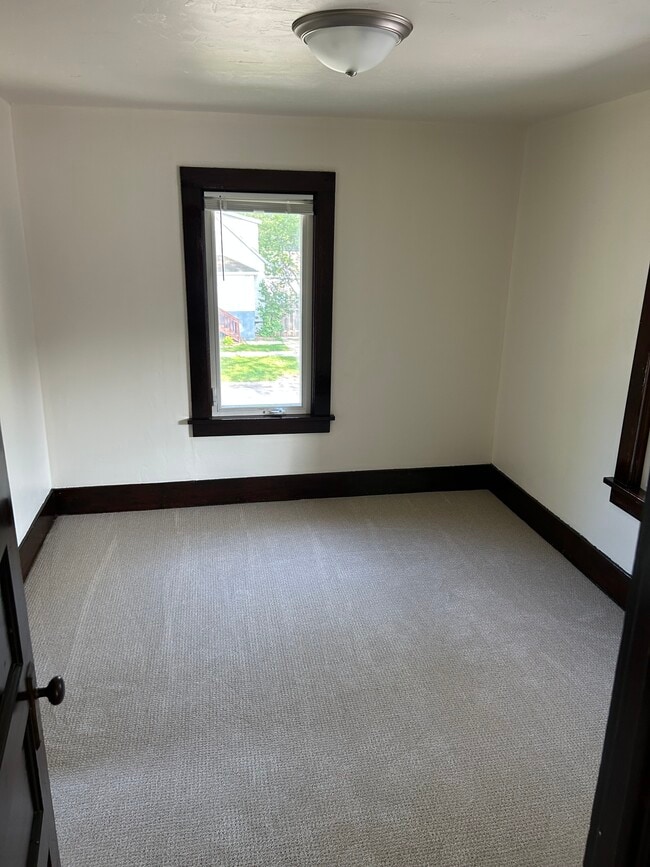 bedroom 1 - 516 14th Ave