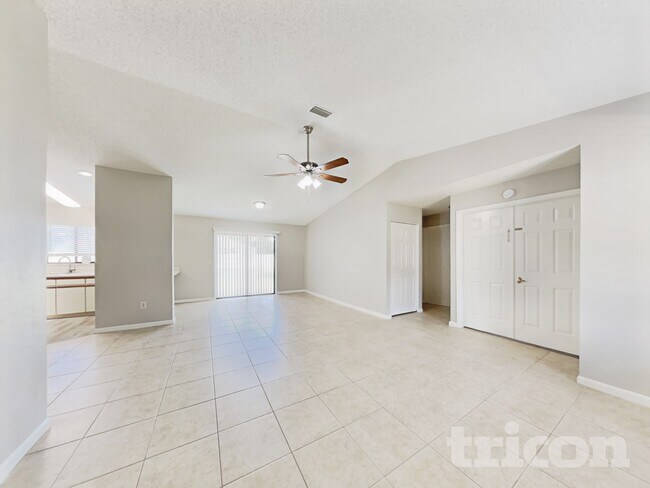 Foto del edificio - 27 Princess Rose Dr