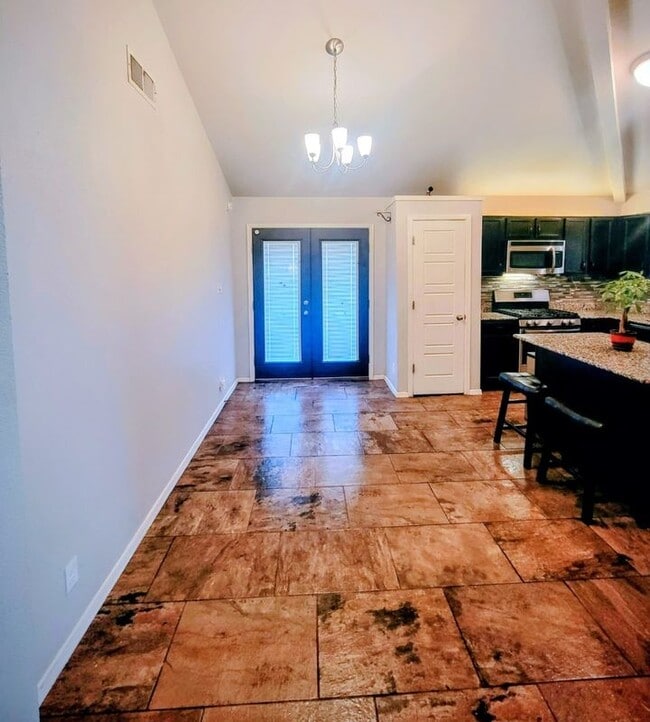 Building Photo - 421 Nordstrom Avenue