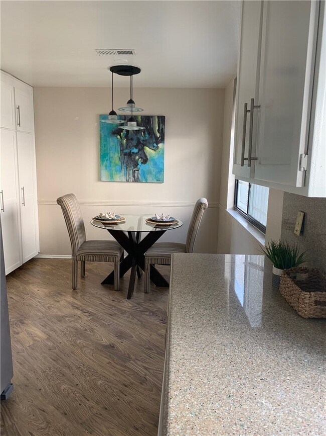 Dining Area - 220 S Prospect Ave