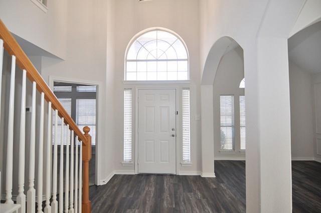 Foto del edificio - 521 Mustang Ridge Dr