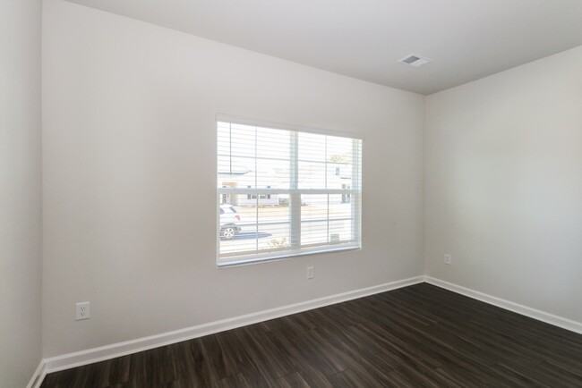 Building Photo - 364 Augustine Dr