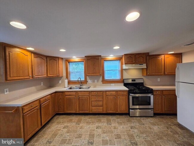 Foto del edificio - 513 E Walnut St