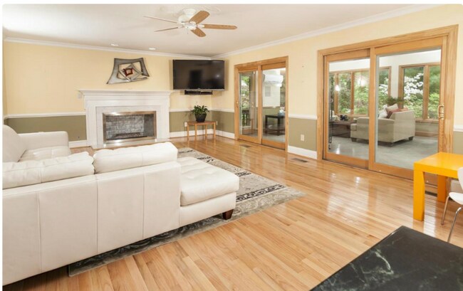 Building Photo - 3405 Fiddlers Green