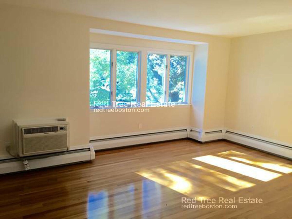 Primary Photo - 161 Grove St
